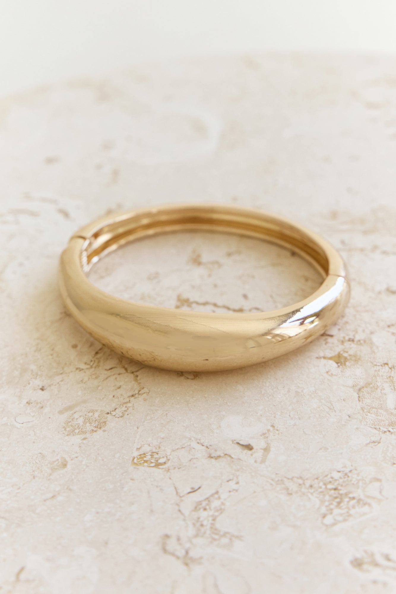 Simple Loves Bangle Gold