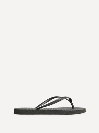 Aluna Black Flip Flops