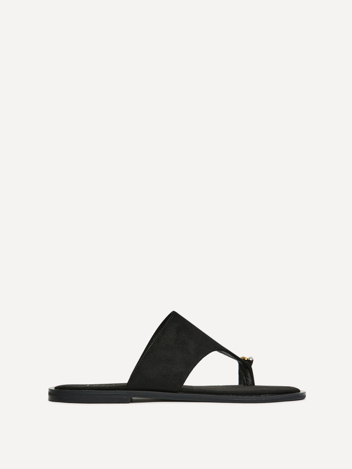 Contain Black Toe Ring Flat Sandals