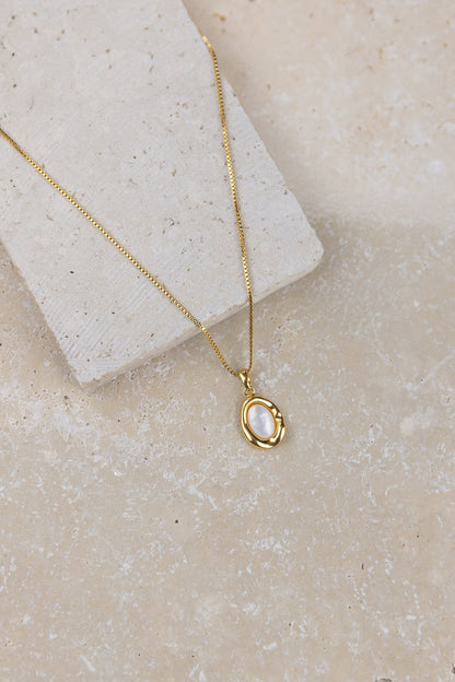 Melodious Necklace Gold