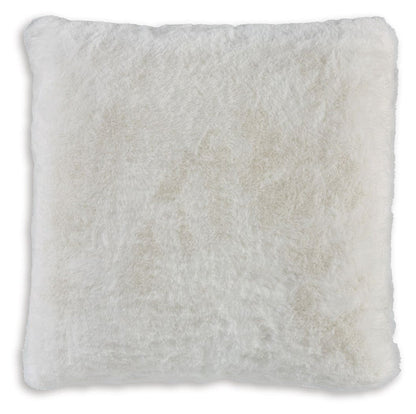 Gariland - Faux Fur Pillow